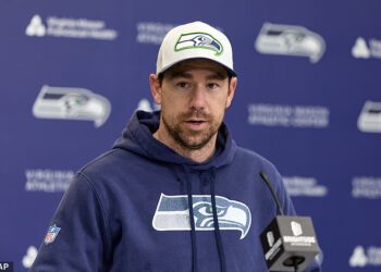 Las Vegas Raiders Toma Bradyja angažiraju Klinta Kubiaka kao glavnog trenera… samo nekoliko sati nakon što su odveli Seahawks do pobjede na Super Bowlu LX