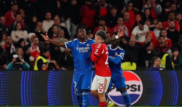 Luis Suarez-Patrice Evra strahuje da će UEFA ‘privremeno’ ZABRATI ‘rasistu’ Benfice Gianlucu Prestiannija iz Lige prvaka prije nego što se ponovno suoči s Viniciusom Jr.