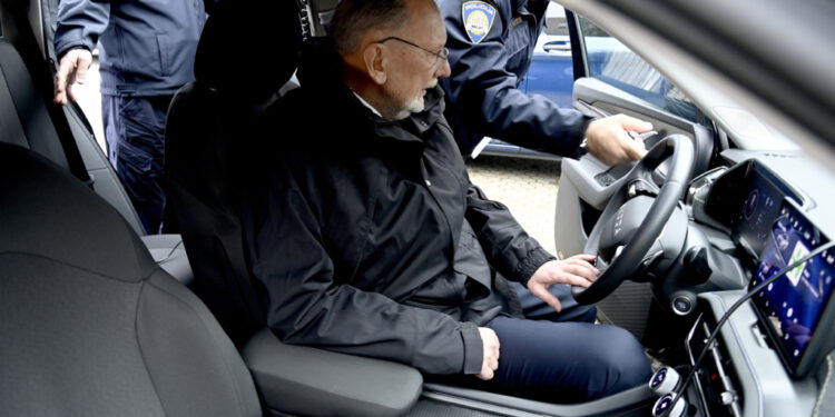 MUP ulaže 25 milijuna eura u novi vozni park: Policiji stižu vozila s moćnom opremom