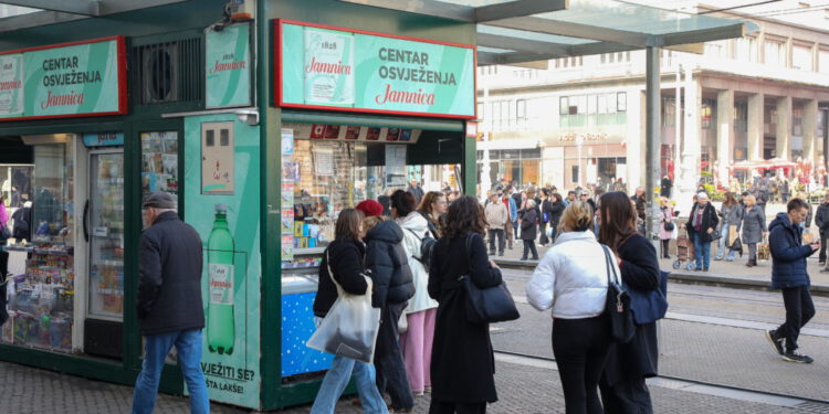 Mladi masovno šmrču prah od 16 eura, Hrvatska pokrenula hitnu zabranu