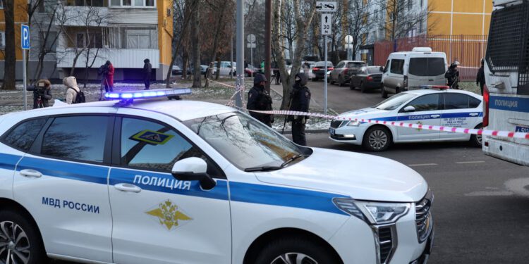 Nekoliko ozlijeđenih kao tinejdžera nožem krenulo u pohod na rusko sveučilište