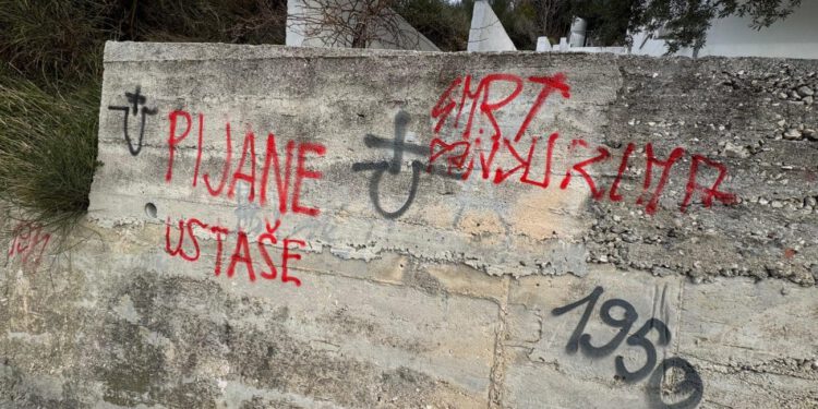 Neprimjereni grafiti osvanuli u blizini splitske osnovne škole