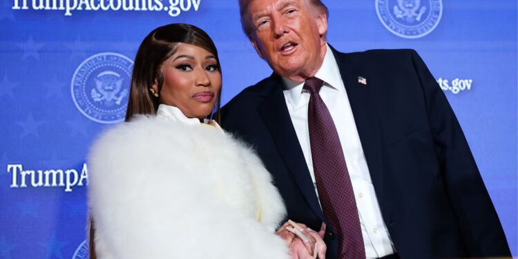 Nicki Minaj objašnjava svoju novootkrivenu ljubav prema Trumpu: ‘Nisam mogla gledati kako ga maltretiraju’
