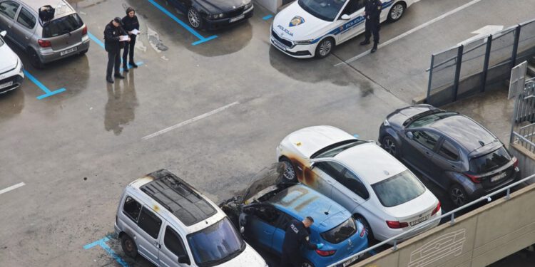Noćas u Splitu izgorjela tri automobila