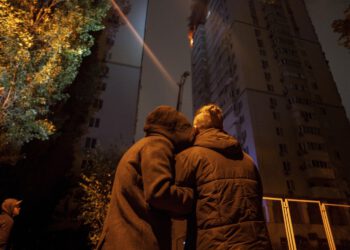 Novi svjetski poredak već je počeo: Na ulicama osvanuli čudni plakati