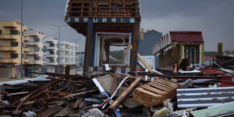 Oluja Leonardo: Blagdanska žarišta pripremaju se za još jače vrijeme nakon šestero poginulih u oluji