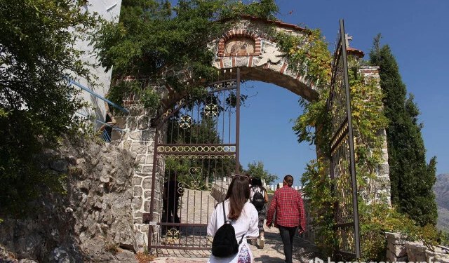 Općina Ravno demantira navode o uzurpaciji imovine Manastira Zavala