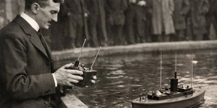 POČETAK BEŽIČNE KONTROLE Teslin brod na daljinsko upravljanje prvi je dron u ljudskoj povijesti