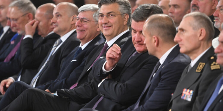 Plenković bi mogao raspisati referendum koji će zaprepastiti Milanovića: ‘Krivi su Mesić i Račan’