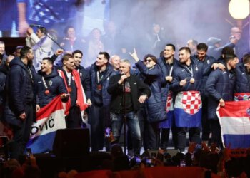 Plenković o dočeku rukometaša: ‘Inače puste Milu Kekina i lete po terenu’