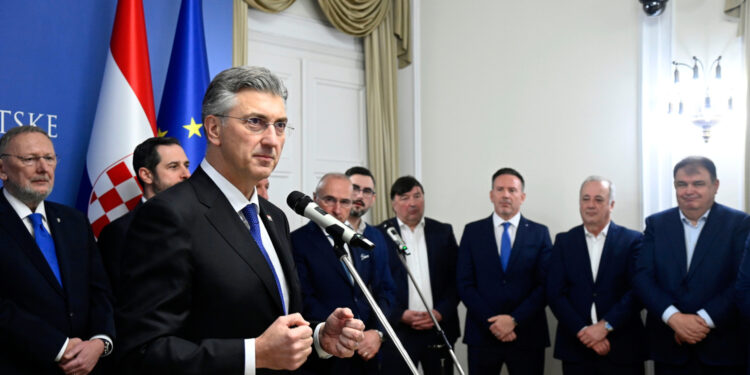 Plenković odgovorio na optužne o državnom udaru: ‘Neka si Tomašević popije čaj za smirenje’