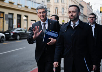 Plenković se osvrnuo na odlazak Piletića: ‘Iscrpljen je zbog opsega obveza’