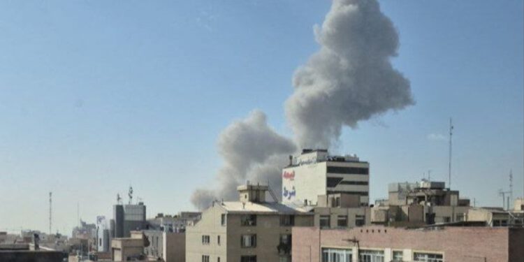 Počelo je, Izrael pokrenuo napad na Iran: Eksplozije odjekuju Teheranom