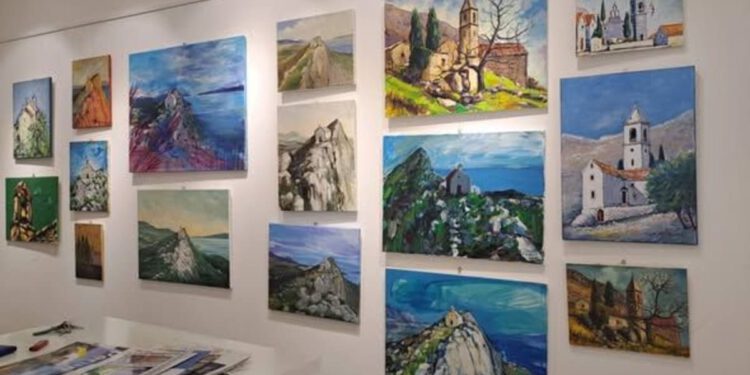 Poljički “Krug” oživljava sakralnu baštinu: Likovne radionice posvećene crkvama Poljičkog dekanata