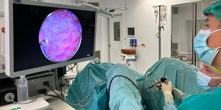 Preciznija dijagnostika raka mokraćnog mjehura: KBC Split prvi primijenio metodu plavog svjetl