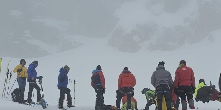 Pred grupom planinara iz Hrvatske vodič se survao niz klisuru