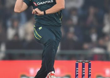 Pregled transfera u kriketu okruga: Surrey brzo dodaje Aussie Test, Sam Konstas gleda na ugovor s okrugom i Glamorgan potpisuje zvijezdu Sheffield Shielda, dok Middlesex postavlja glavnog trenera Kiwija, krug lešinara u Sussexu i Worcestershire lovi prekomorske zvijezde