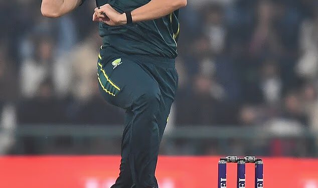 Pregled transfera u kriketu okruga: Surrey brzo dodaje Aussie Test, Sam Konstas gleda na ugovor s okrugom i Glamorgan potpisuje zvijezdu Sheffield Shielda, dok Middlesex postavlja glavnog trenera Kiwija, krug lešinara u Sussexu i Worcestershire lovi prekomorske zvijezde