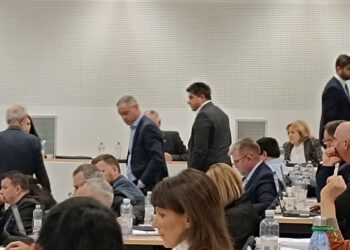 Prijedlog nagodbe Tromonta i Turističko-ugostiteljske škole težak tri milijuna eura izazvao tešku krizu na Skupštini!