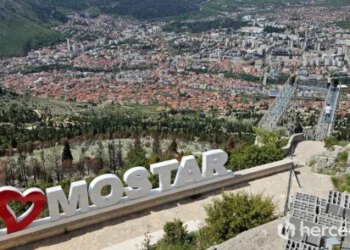 Prikupljena sva potrebna sredstva za liječenje Darisa iz Mostara
