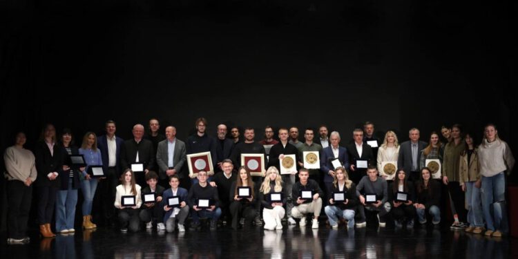 Proglašeni najbolji sportaši Solina za 2025.: Lara Cvjetko i Josip Sikavica na vrhu