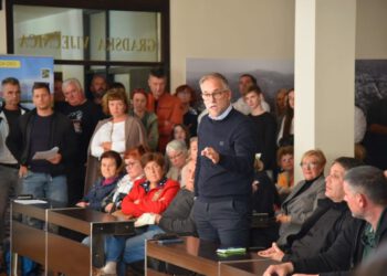 Projekt izgradnje solarnih panela na klimavim nogama? Hoće li se projekt maknuti iz Prostornog plana Splitsko-dalmatinske županije?