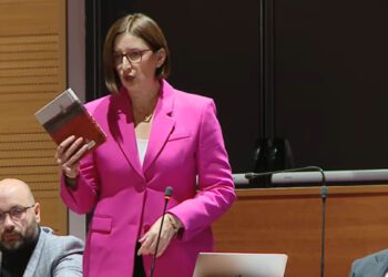 Puljak pokazala koju knjigu želi pokloniti Dabri: ‘Neka ju nosi kući svom mužu’