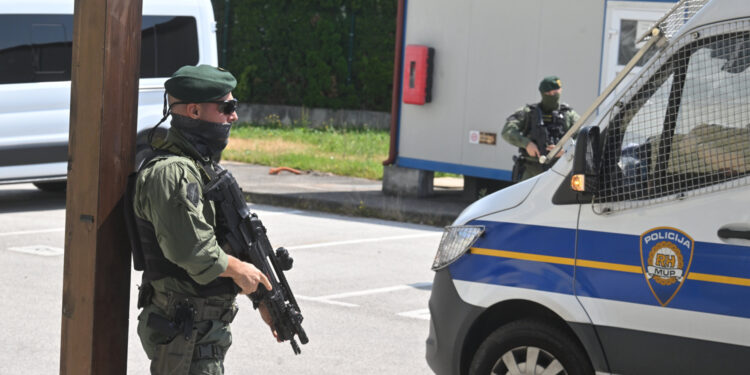 Rasvjetljuju se detalji sukoba u Zagrebu: ‘Dvojica privedenih se skrivali pod krevetom’