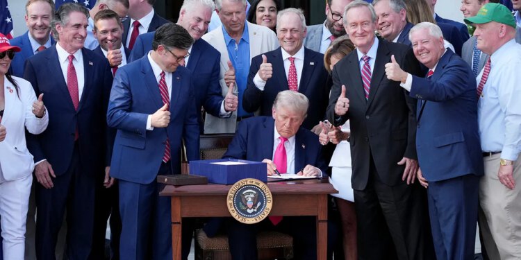 Republikanci u Zastupničkom domu pokušavaju spriječiti DC da zaustavi Trumpovo smanjenje poreza radnicima koji su dobili napojnice