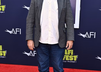 Robert Carradine, zvijezda Osvete štrebera i Lizzie McGuire, preminuo u 71. godini, a obitelj otkriva uzrok smrti