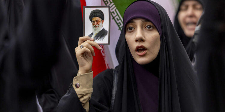 Russian analysts on the Iran strikes — RT World News