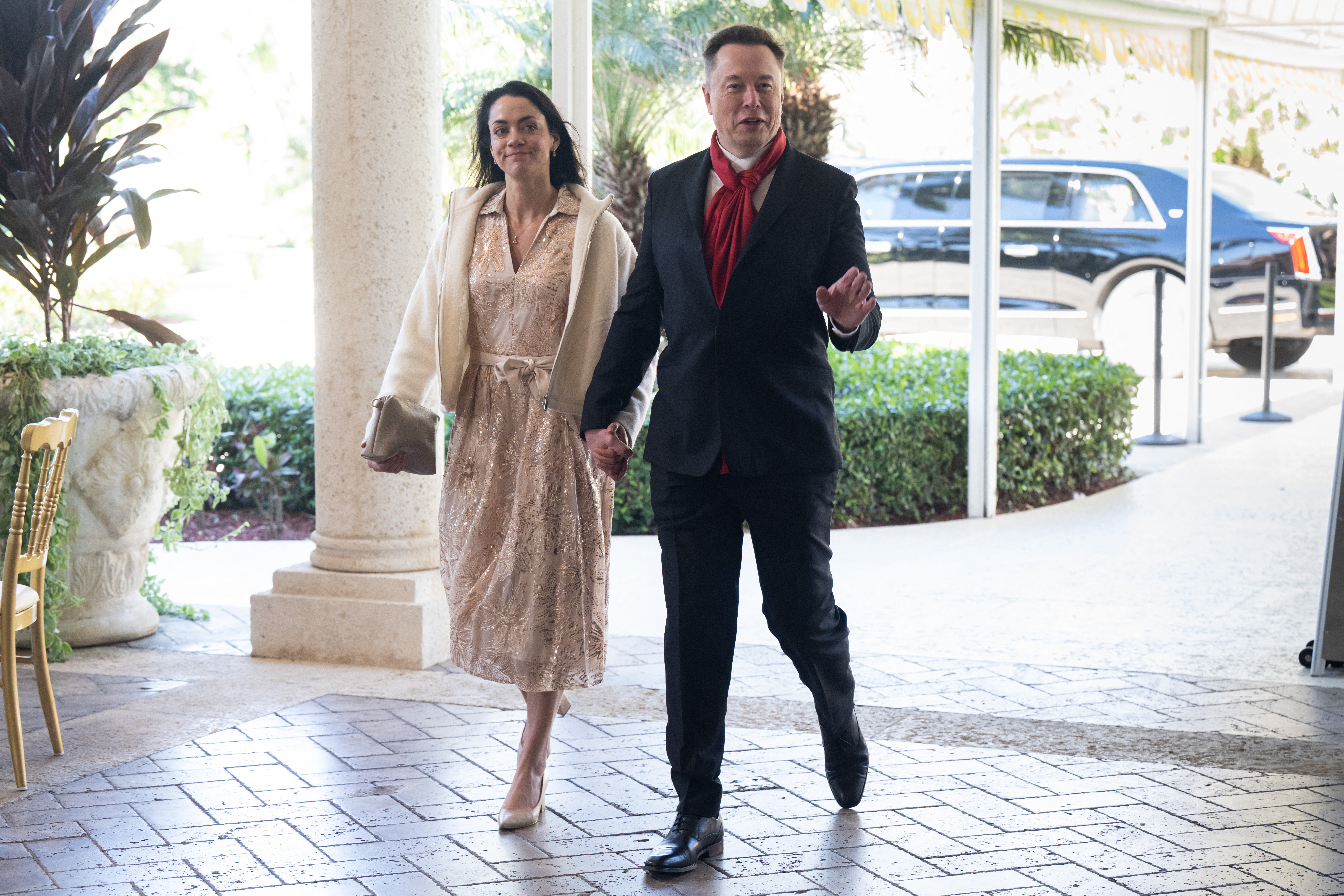 Elon Musk prisustvovao je vjenčanju Dana Scavina sa Shivon Zilis, poduzetnicom i majkom četvero njegove djece. Par se rijetko viđa zajedno