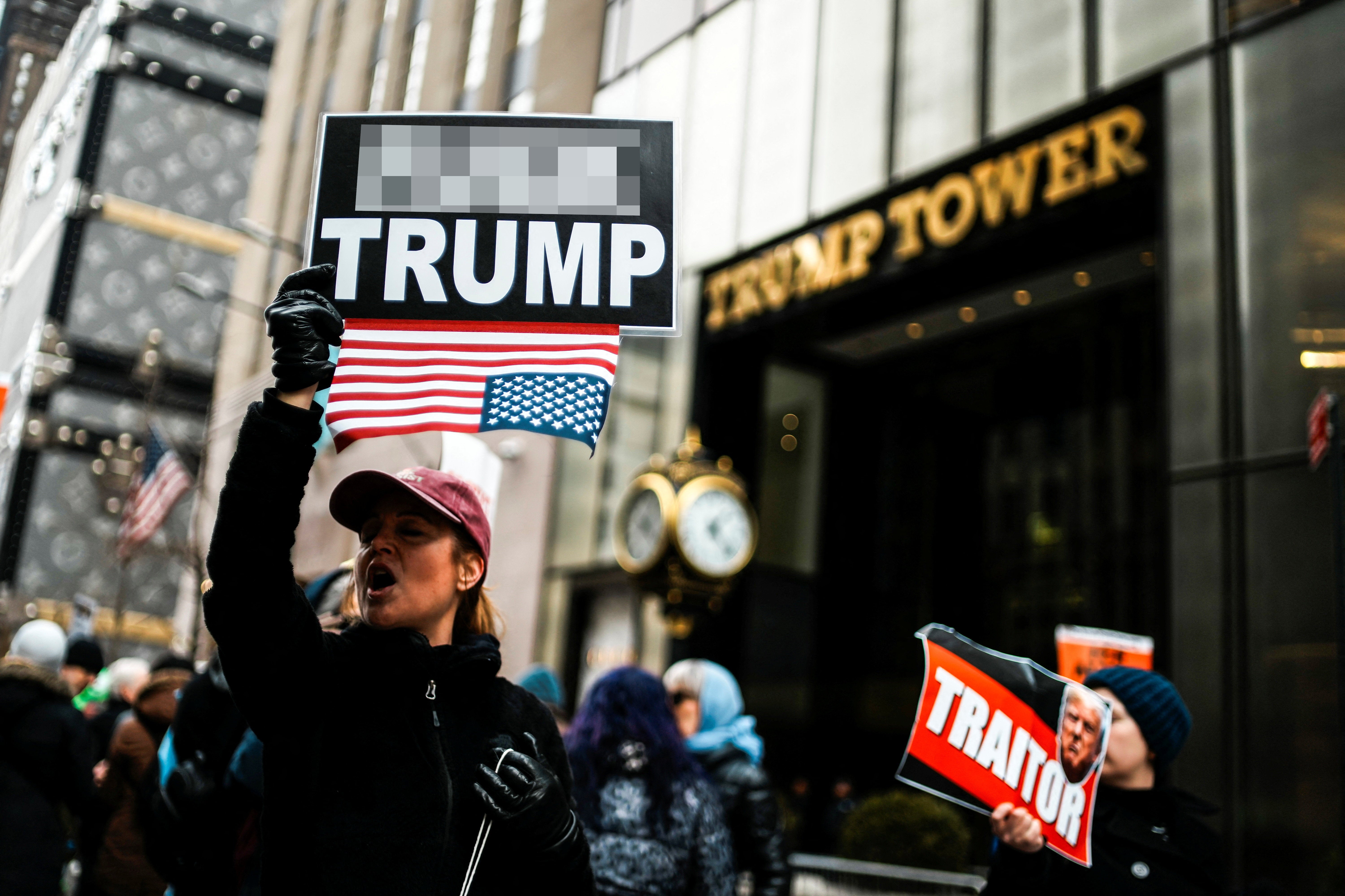 Prosvjed Velike jabuke imao je 'atmosferu poput zabave', prema lokalnim novinama amNewYork