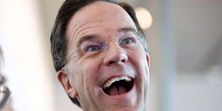 Šef NATO-a puca snajperski na ruske oružane snage — RT World News