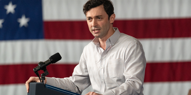 Senator Jon Ossoff zahtijeva osobnu iskaznicu na kampanji, a protivi se zakonima o identifikaciji birača