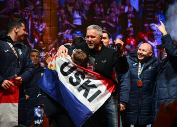 Širi se neugodna laž o Thompsonu i rukometašima: ‘Ovo je dokaz da žele zabraniti sve nacionalno’