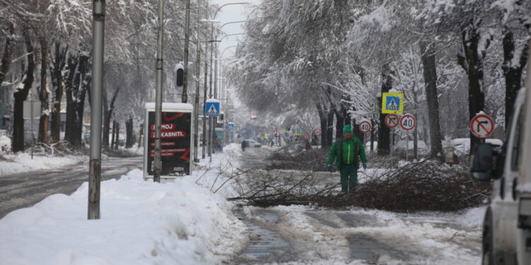 Snijeg paralizirao sjever Hrvatske, 5.000 ljudi bez struje: Već sutra stiže novi vremenski zaokret