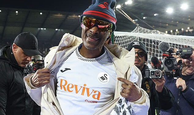 Snoop Dogg organizira zabavu u Swanseaju jer suvlasnik i slavni reper prvi put gleda svoju stranu uživo – a šef Prestona kaže da tunel ‘miriše na travu’!