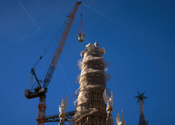 Španjolska Sagrada Familia dosegla najveću visinu (VIDEO) — RT World News