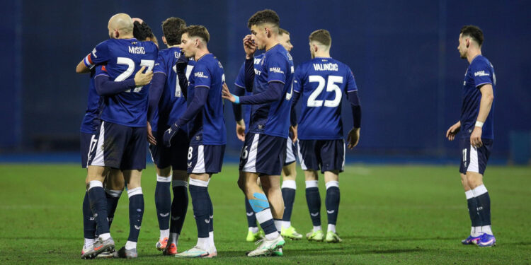 Sportske novosti – Dinamo srušio Vukovarce i pobjegao Hajduku. Beljo briljirao, Livaković se vratio kući