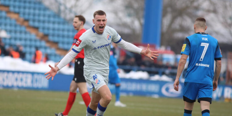 Sportske novosti – Dinamov problem u Europi je više u glavi nego u nogama. Jasno je kad Modri postanu nemoćni