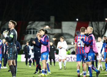 Sportske novosti – FOTO: Navijački svijet šokiran scenama sa stadiona Zrinjskog. Oglasio se i Štimac