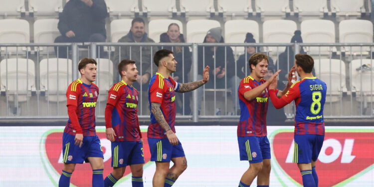 Sportske novosti – Ova je Hajdukova veza već rušila Milan, zašto ne bi i Rijeku? Jedan joj je već zapaprio…