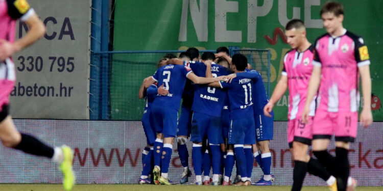 Sportske novosti – Slaven izašao iz krize, golčina iz slobodnog udarca dotukla Lokose u završnici