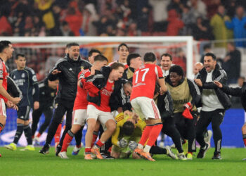 Sportske novosti – ‘Start za crveni!’ Slavlje Benfice postalo viralno, pogledajte kako je pomoćni trener uklizao svom igraču