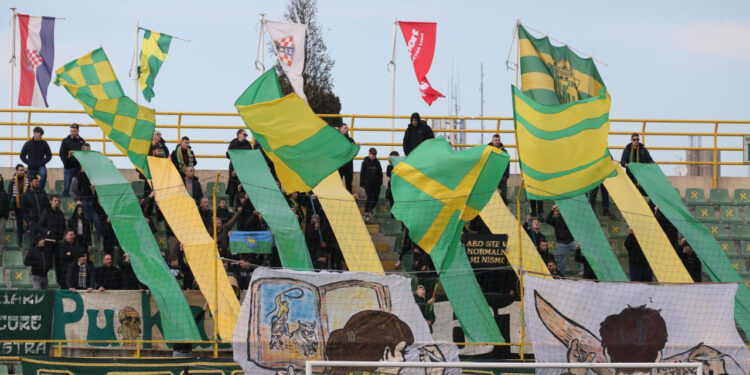 Sportske novosti – Što se događa u Istri? Vrijeme je da Riera prestane pričati o politici, a igrači filozofirati