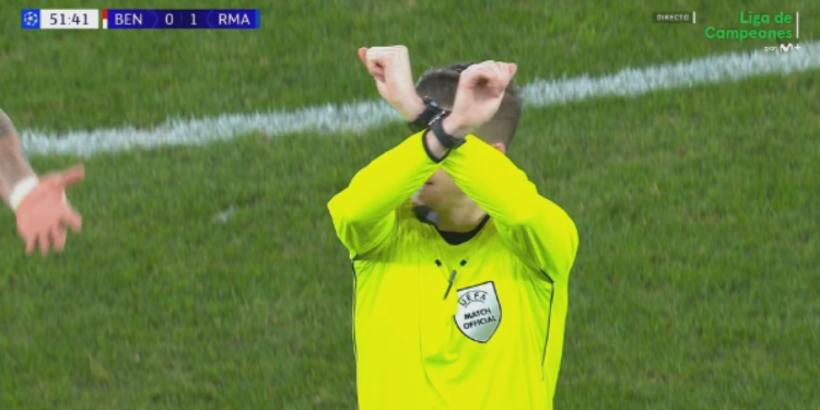 Sportske novosti – Sudac prekrižio ruke i zaustavio utakmicu! Vinicius: ‘Nazvao me majmunom’