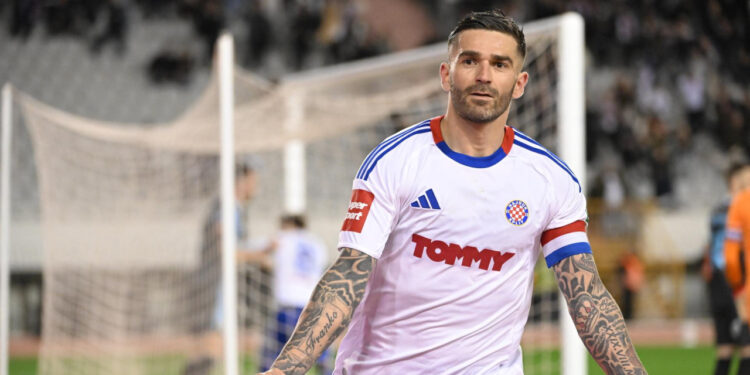 Sportske novosti – VIDEO: Hajduk u ludoj završnici srušio Rijeku, Livaja junak derbija, padali i crveni kartoni