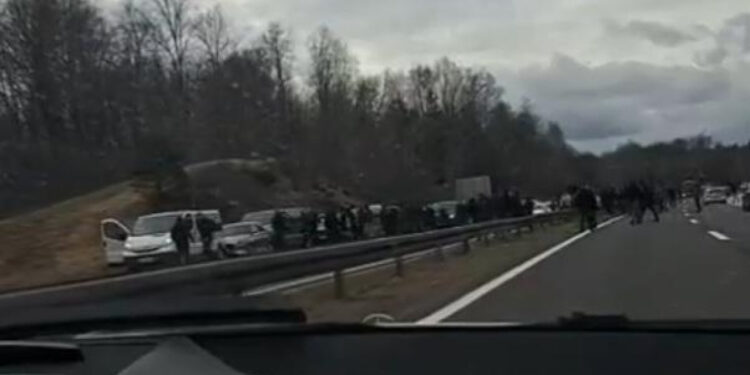 Sportske novosti – VIDEO Policija objavila snimke huligana na A1: Spriječili smo sukob Torcide i Ultrasa