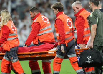 Sportske novosti – VIDEO: Potresne scene u Madridu! Čitavi Bernabeu utihnuo, zvijezda Reala iznesena na nosilima